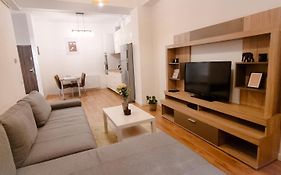 Apartament NOU cu 2 camere cu minibar si parcare GRATIS