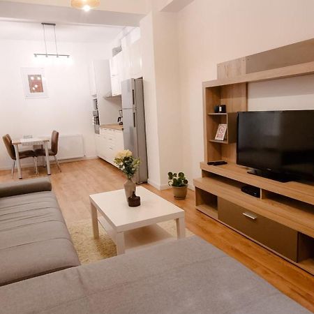 Apartament NOU cu 2 camere cu minibar si parcare GRATIS Bistriţa Exterior foto