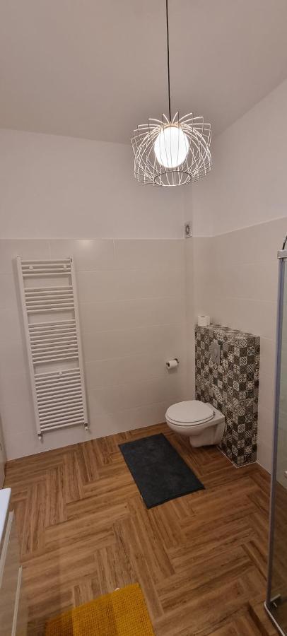 Apartament NOU cu 2 camere cu minibar si parcare GRATIS Bistriţa Exterior foto