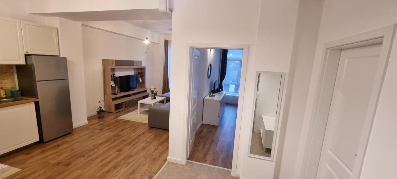 Apartament NOU cu 2 camere cu minibar si parcare GRATIS Bistriţa Exterior foto